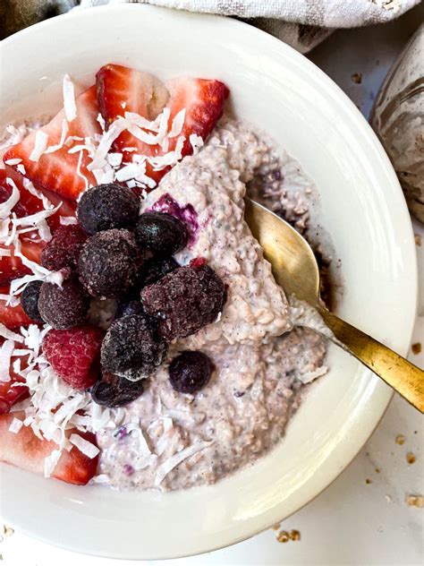 Overnight Oats with Frozen Fruit - Hello Spoonful