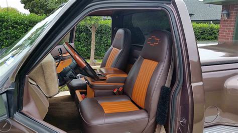 1994-Chevy-C1500-Interior - LMC Truck Life