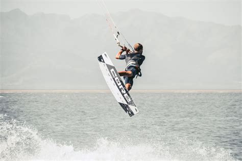 How to choose the right kitesurfing equipment | The Rider Experience