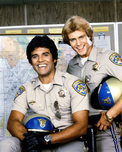 Erik Estrada Tom Reilly Chips TV series 11x14 Photo - Photographs