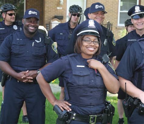 PHOTO OF THE WEEK - Milwaukee Police Department Held Role Call ...