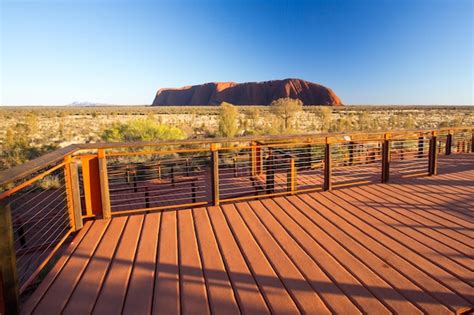 Premium Photo | Uluru at sunrise