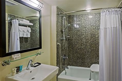 Clarion Hotel New Orleans - Airport & Conference Center, Kenner. Rates ...