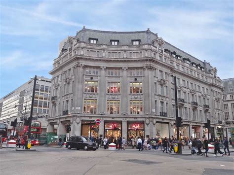 Oxford Street Guide - Top Department Stores & Shops