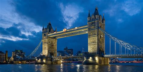 Tower Bridge Pictures, History, Facts & Location - London,