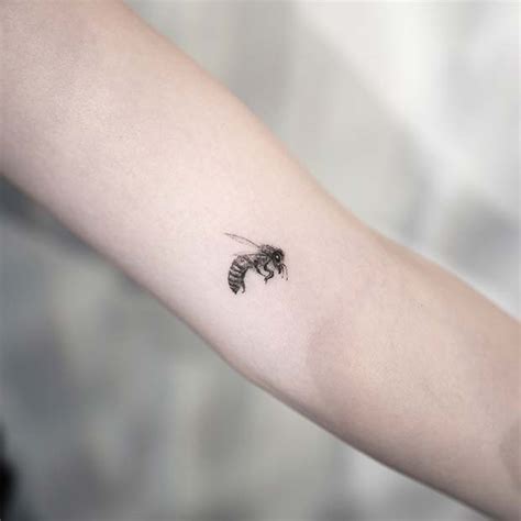 41 Cute Bumble Bee Tattoo Ideas for Girls – StayGlam