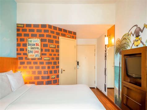 ibis Singapore On Bencoolen (SG Clean) Singapore, SG - Reservations.com