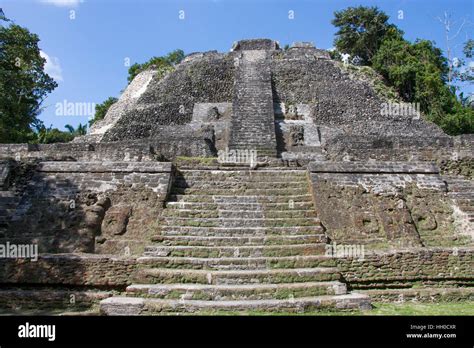 High Temple, Lamanai Mayan Ruins, Belize Stock Photo - Alamy