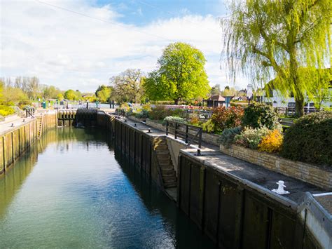 The story of the photographs – a walk along the Thames path to Oxford ...