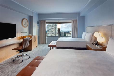 New York Hilton Midtown Hotel in New York (NY) - Room Deals, Photos ...