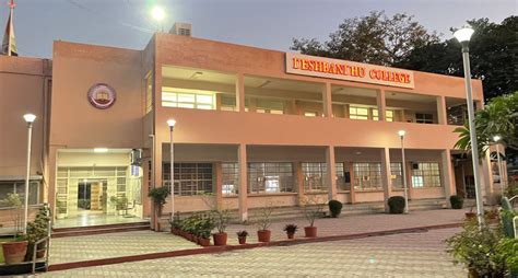 Welcome To Deshbandhu College