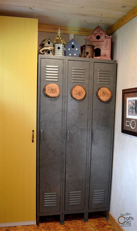 Decorating With Old Lockers - Rustic Crafts & DIY