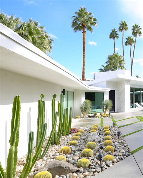 Where To Stay in Palm Springs for Modernism Week - Kelly Golightly