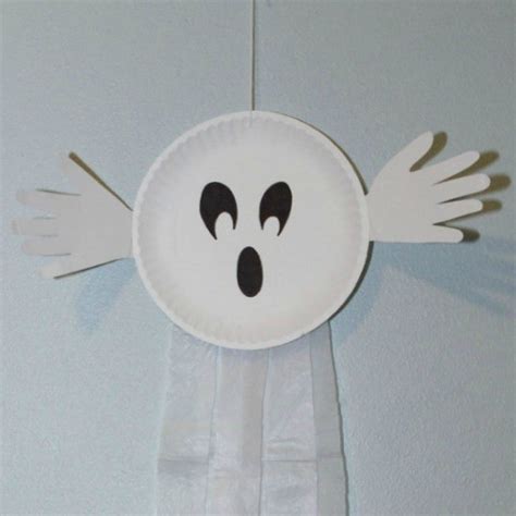 Easy Paper Plate Ghosts | ThriftyFun