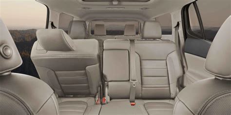 2022 GMC Acadia Interior | GMC Acadia Dimensions & Cargo Space