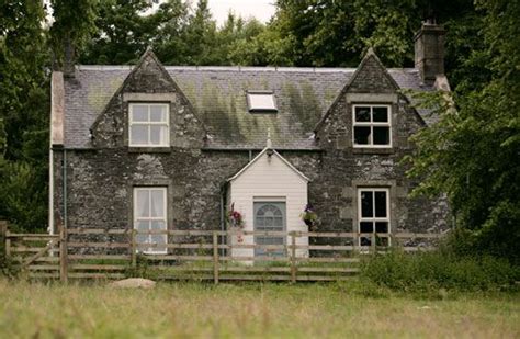 Scottish farmhouse | Cottages scotland, American farmhouse, Farmhouse entry