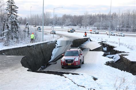 Liquor store damage - Alaska earthquake and aftershocks - Pictures ...