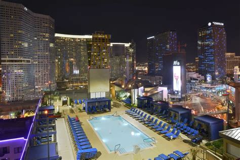 8 Best Las Vegas Hotels with Balcony or Terrace + MAP