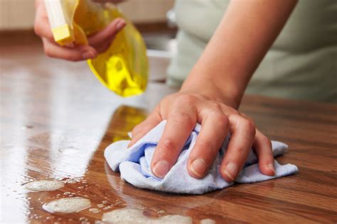 How to Clean Wooden Floors | Cleanipedia