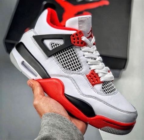 Air Jordan 4 - Fire Red | Sneaker Couture_BFRI