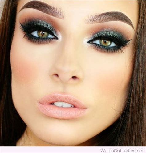 10 Amazing Makeup Looks Featuring Green Eye Shadow - Styles Weekly