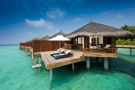 Best Resorts in the Maldives & Practical Travel Tips