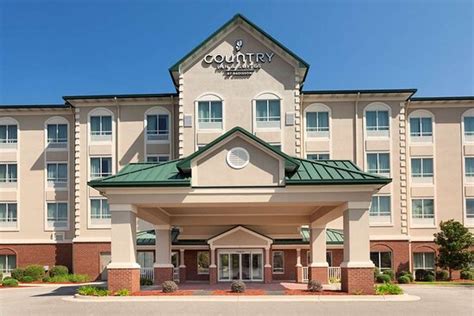 COUNTRY INN & SUITES BY RADISSON, TIFTON, GA $79 ($̶1̶1̶7̶) - Updated ...