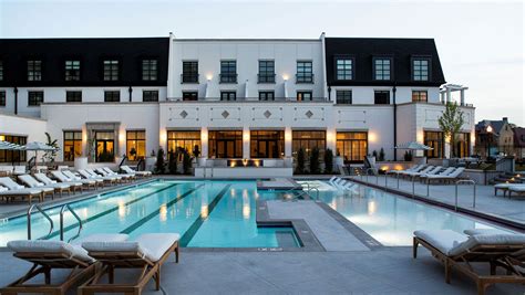 Hotels in Omaha's Blackstone District| Kimpton Cottonwood Hotel