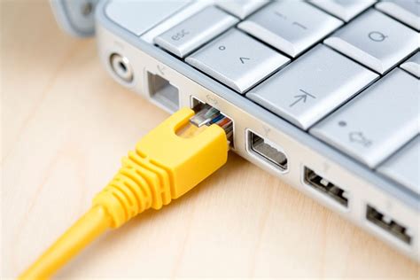 How to Connect an Ethernet Cable to a Laptop