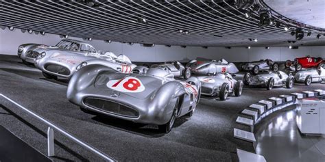 Besuchen Sie das Mercedes-Benz Museum in Stuttgart: Die Bahn bringt Sie ...