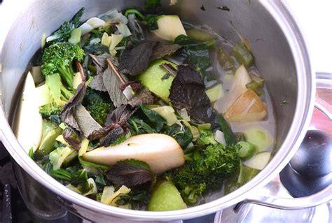 Healthy Green Soup - Weekend at the Cottage