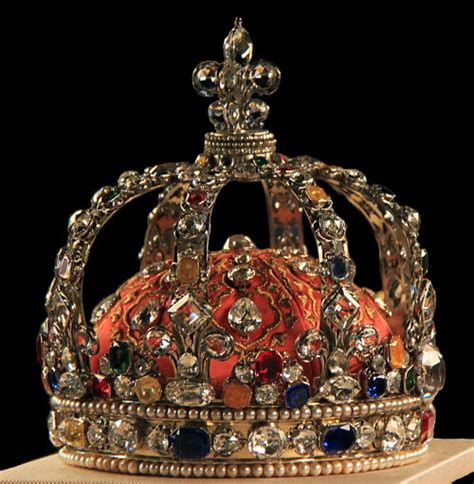 Louvre French Crown jewels Paris. Facts. History. Visit.