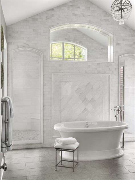 10 Best White Freestanding Bathtubs for a Clean Bathroom Design