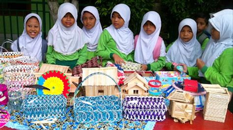 Peduli Lingkungan, Murid SD Pamerkan Prakarya Daur Ulang Sampah ...