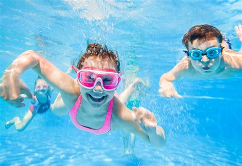 20 Best & Super Fun Swimming Pool Games for Kids