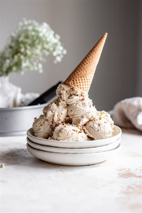 Vegan Cashew Ice Cream Recipe (No Churn, Paleo) | The Banana Diaries