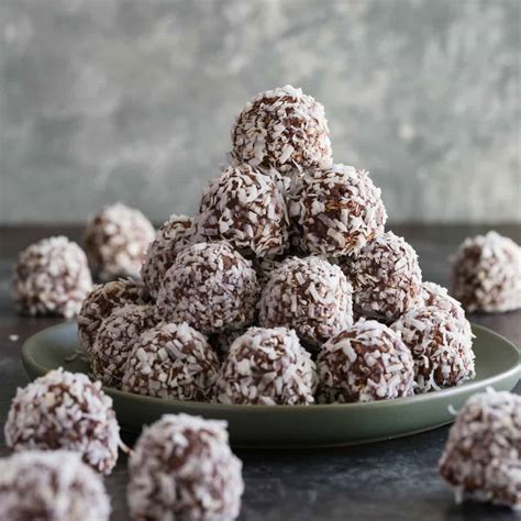 All info about coconut balls and how you can make them - RecipesNY