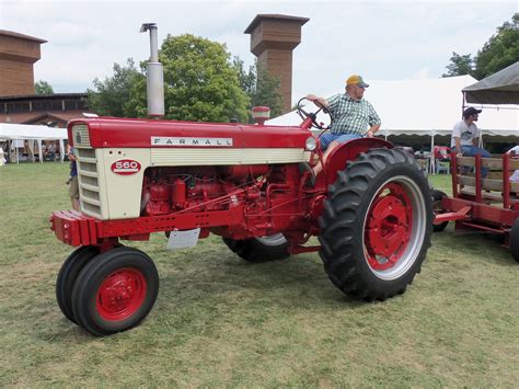 Farmall 560 | Farmall, Farmall tractors, International tractors