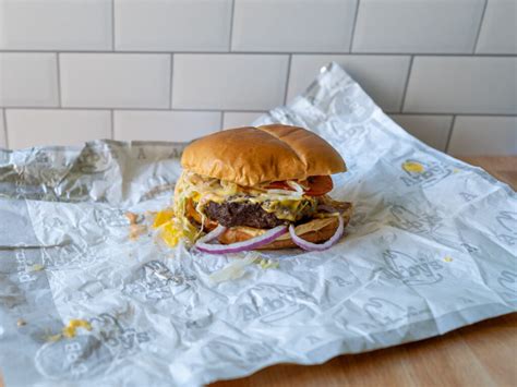 Arby’s first ever burger is here – how does it taste? – Menu And Price