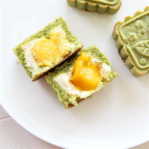 The Ultimate List of 10+ Different Mooncake Fillings (Part 1: Baked ...