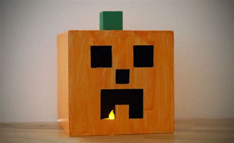 Minecraft Pumpkin craft for Halloween