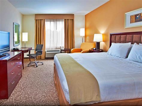 Holiday Inn Express & Suites Brooksville-I-75 - Brooksville, United States