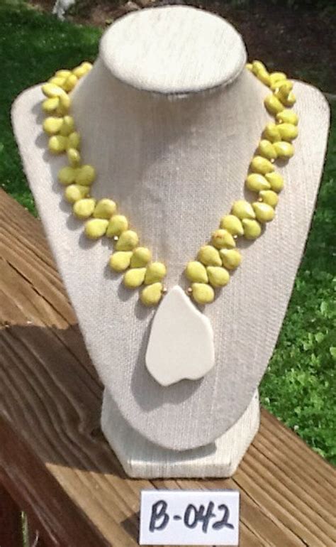 Items similar to Howlite necklace on Etsy