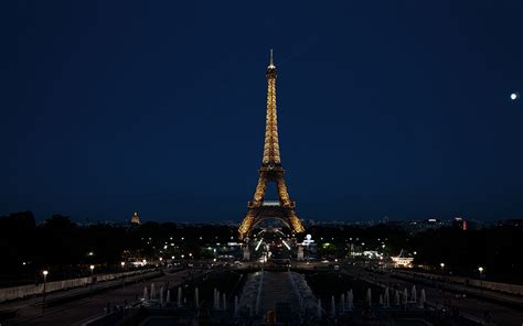 Eiffel Tower wallpapers at Night | PixelsTalk.Net