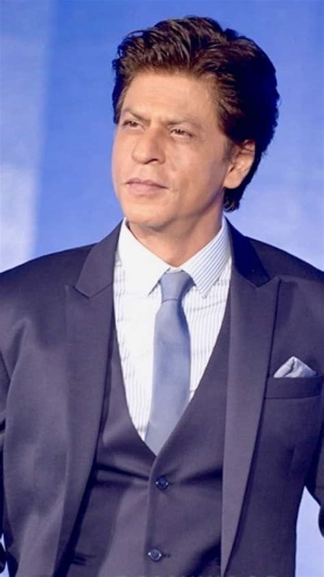 Shah Rukh Khan Rocks a Stylish Double Ponytail Look at the Airport ...