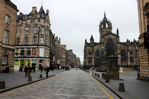 Royal Mile, Edinburgh, Scotland - Traveldigg.com