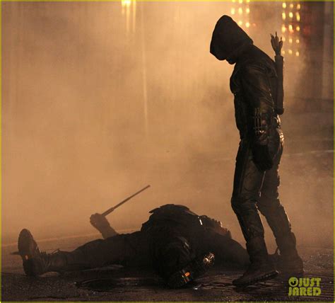 Photo: stephen amell arrow fight scenes 25 | Photo 2758290 | Just Jared ...