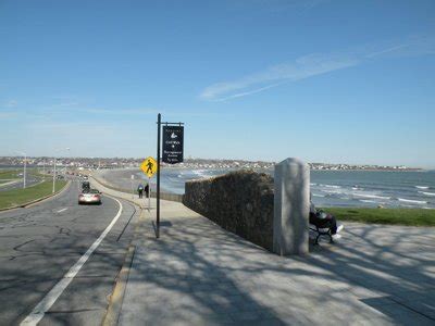 Newport Cliff Walk - Explore the breathtaking views on this world ...