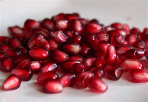 How to De-Seed a Pomegranate (and Not Make a Mess) | 52 Kitchen Adventures