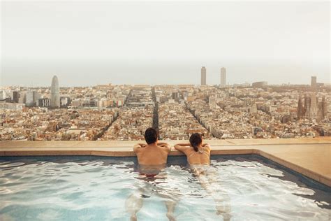 Barcelona: 5 hotels with a swimming pool to book